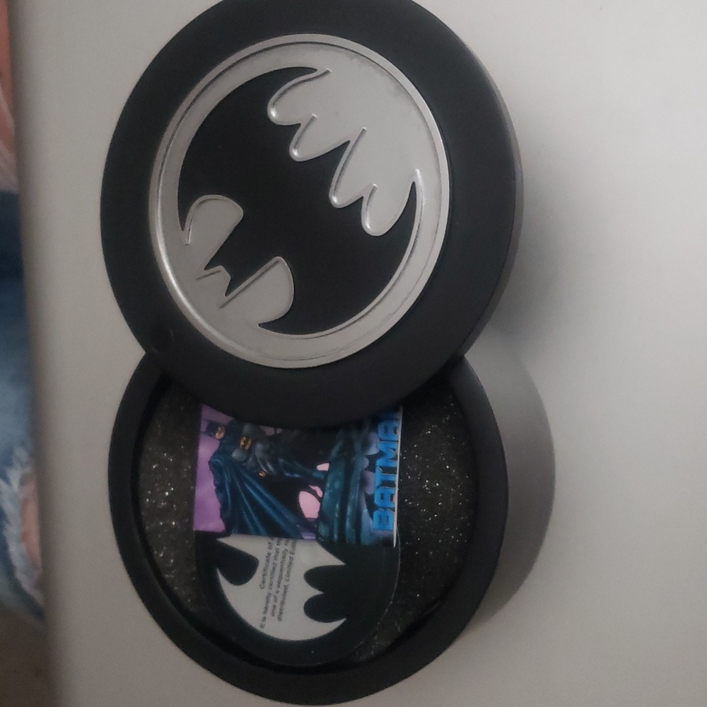 Fossil Batman Bat-Signal Limited Edition Watch Y2K 2000 New in Box - Picture 2 of 7